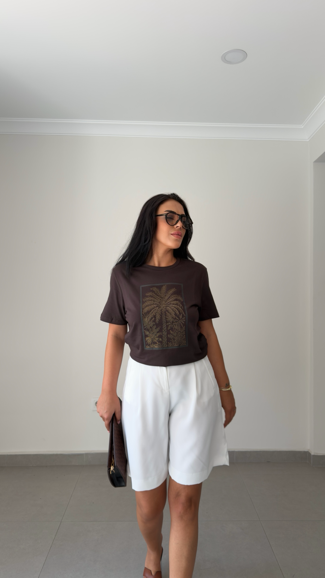 BİSİKLET YAKA PALMİYE TAŞLI T-SHIRT — görsel 4