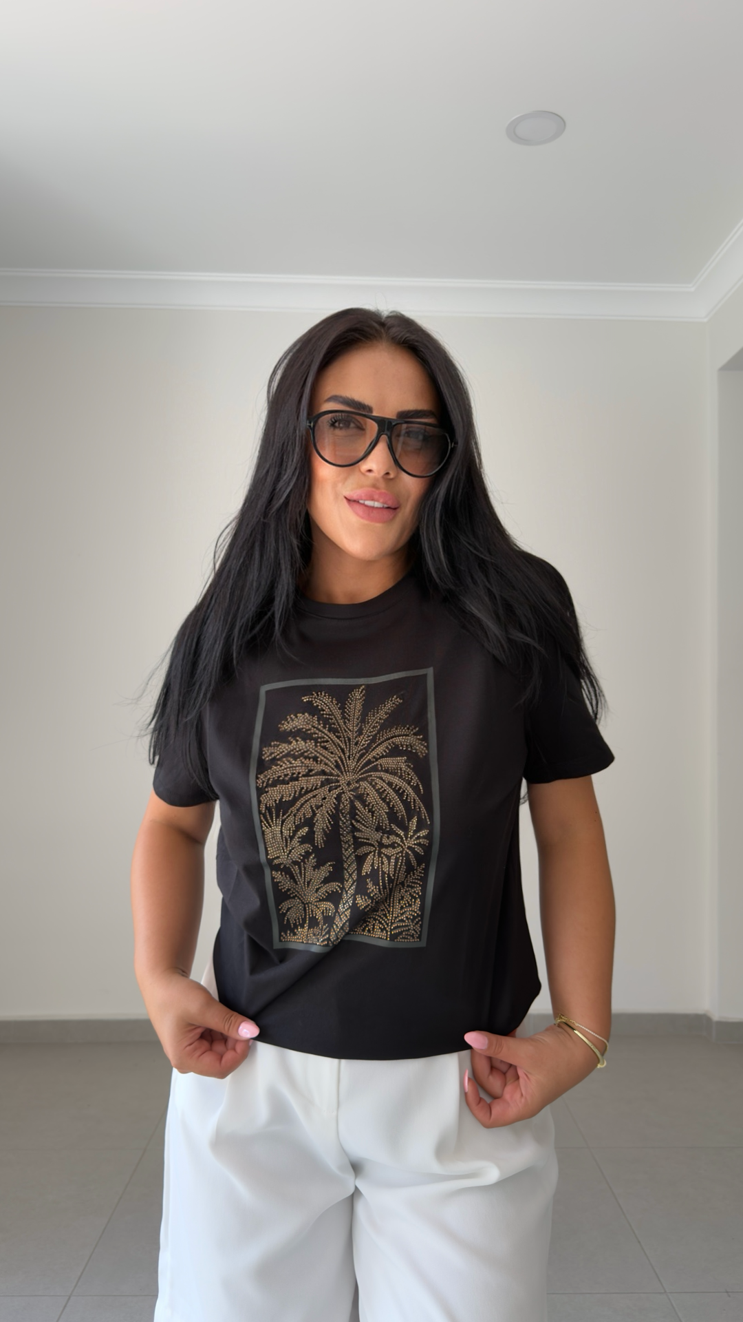 BİSİKLET YAKA PALMİYE TAŞLI T-SHIRT
