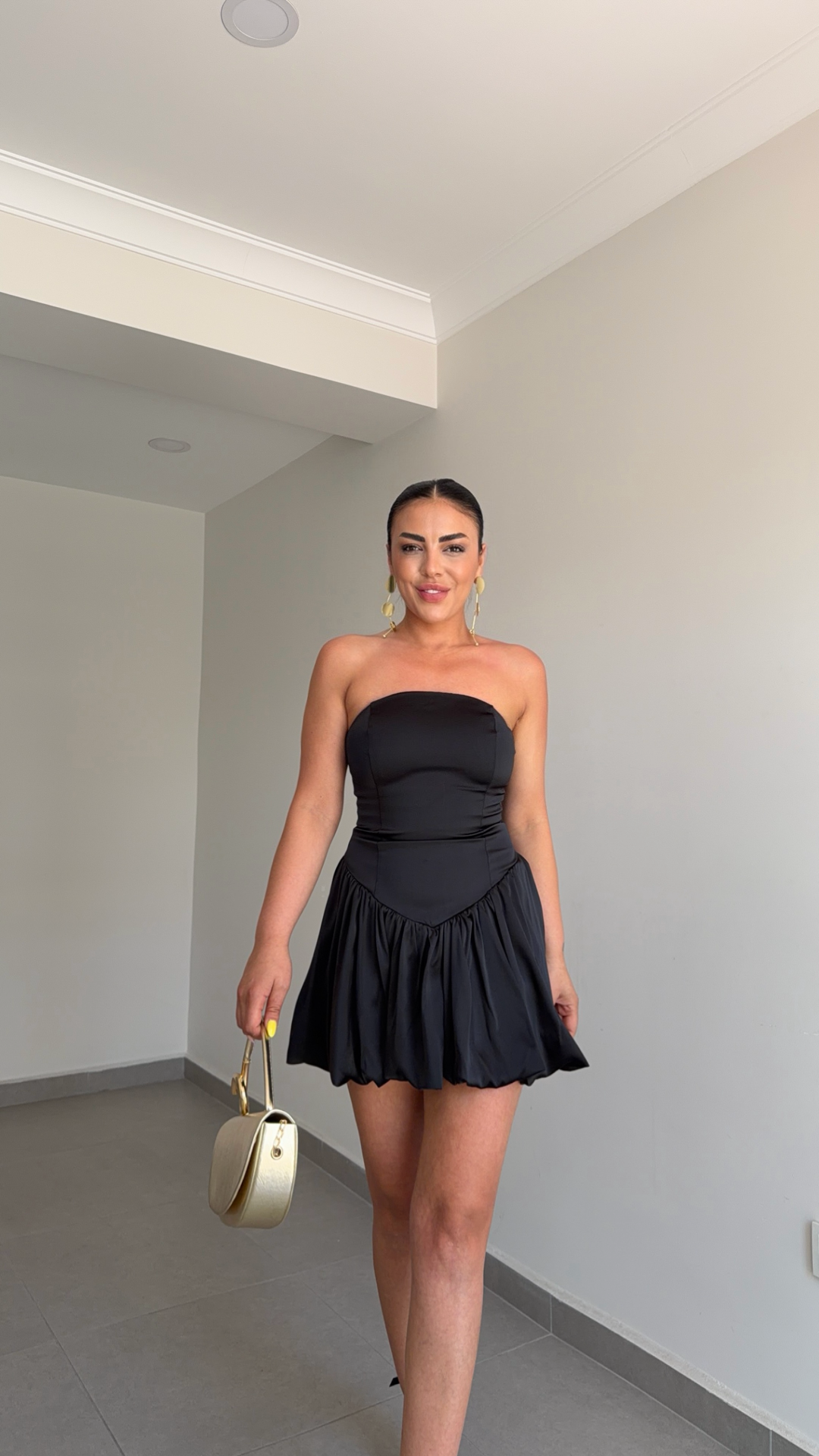SATEN BOYUN DETAY STRAPLEZ ELBİSE — görsel 8