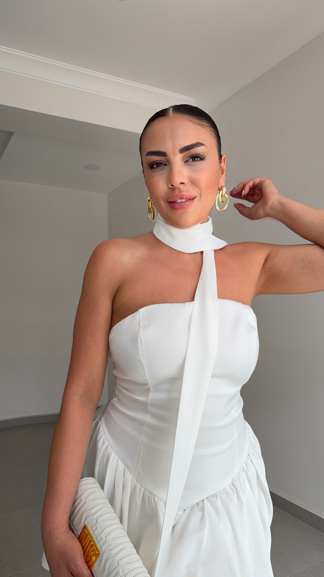 SATEN BOYUN DETAY STRAPLEZ ELBİSE — görsel 3