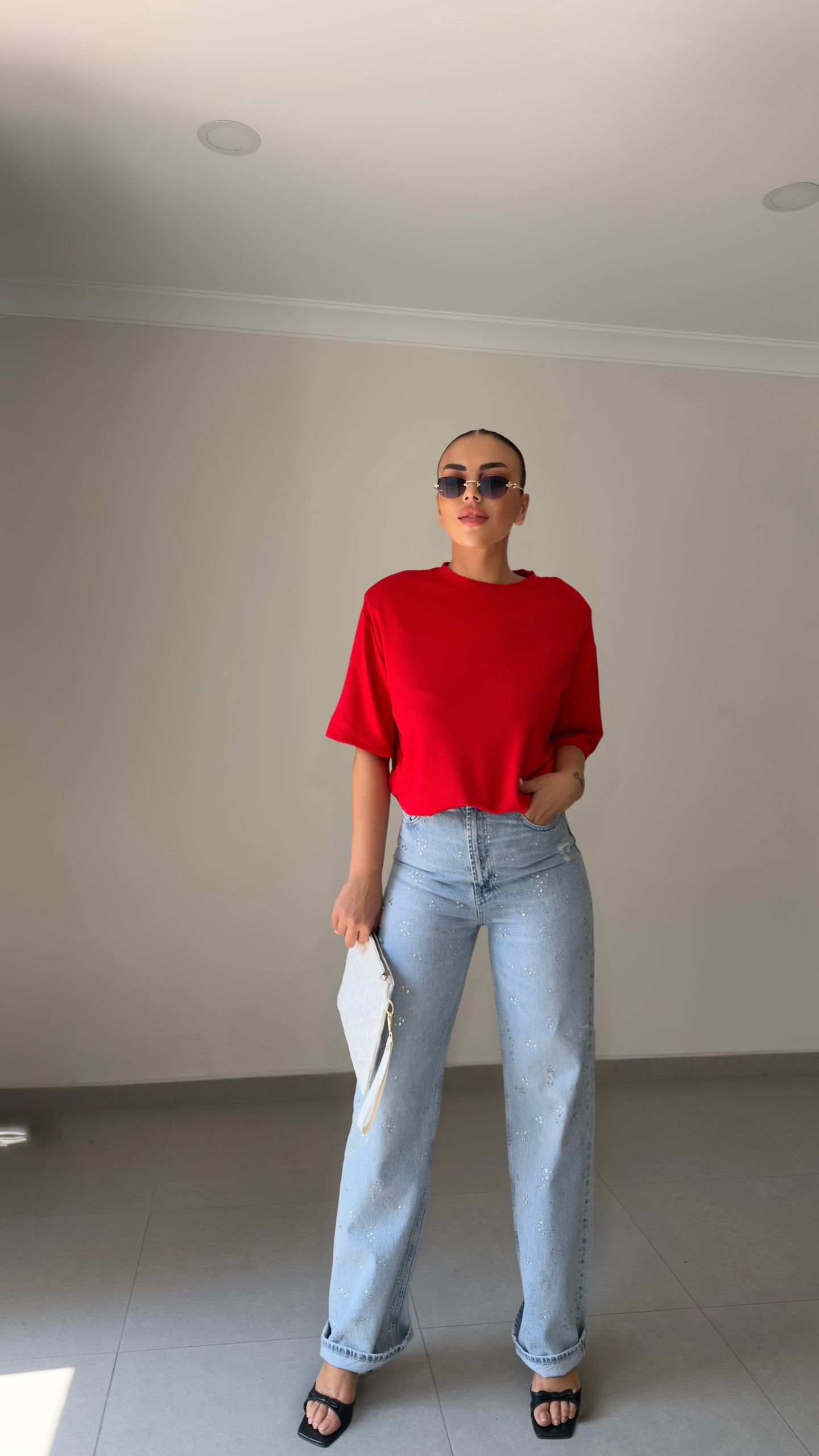 SIRT TAŞLI KALP DETAY T-SHIRT — görsel 5